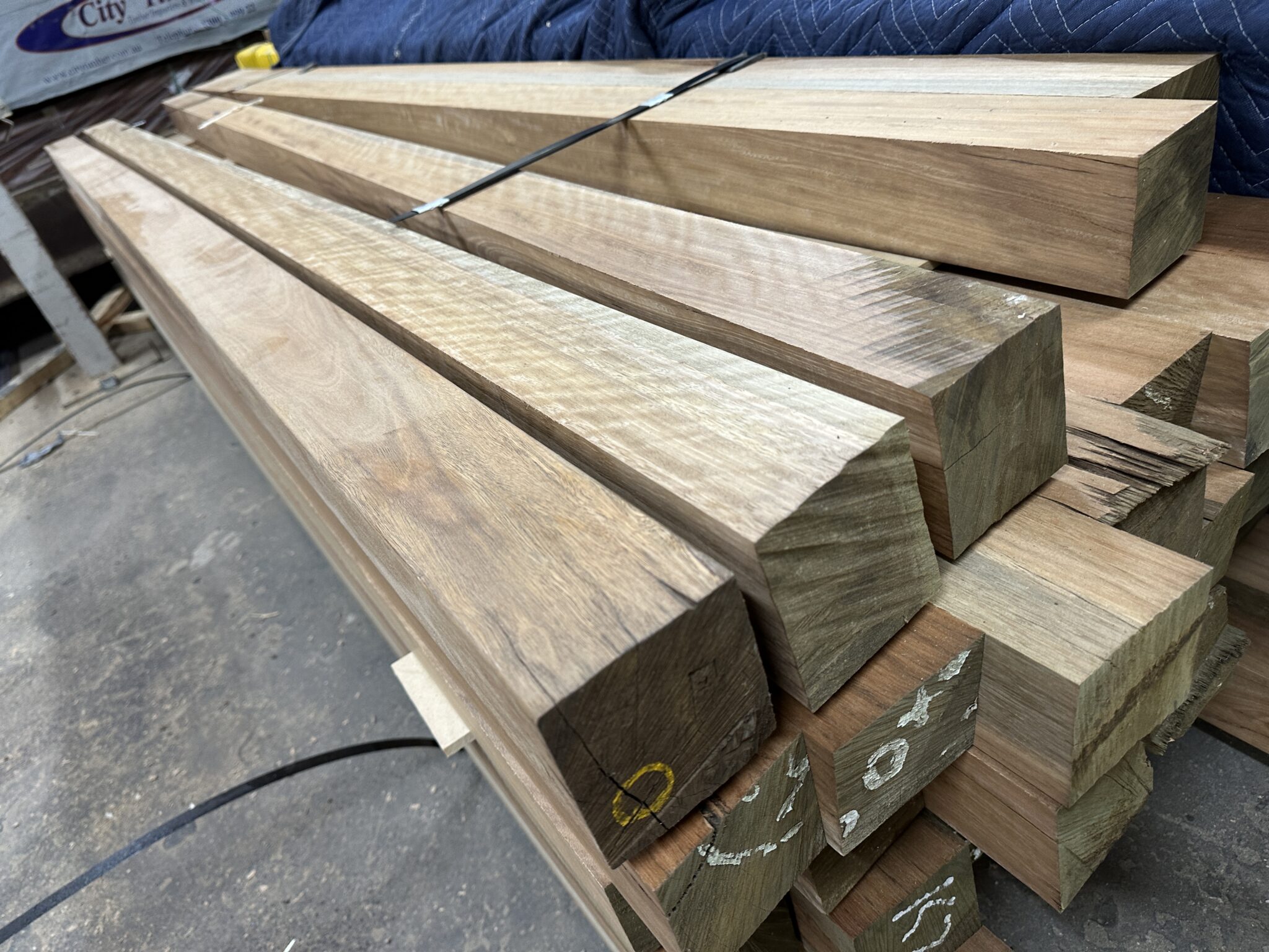 Spotted Gum Posts 90 x 90mm F14 | Rustic World Timbers